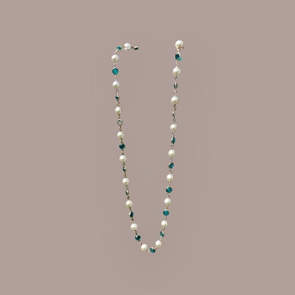 Bellagio 1990s Green Bezel Crystal Necklace - Picture 4 of 5